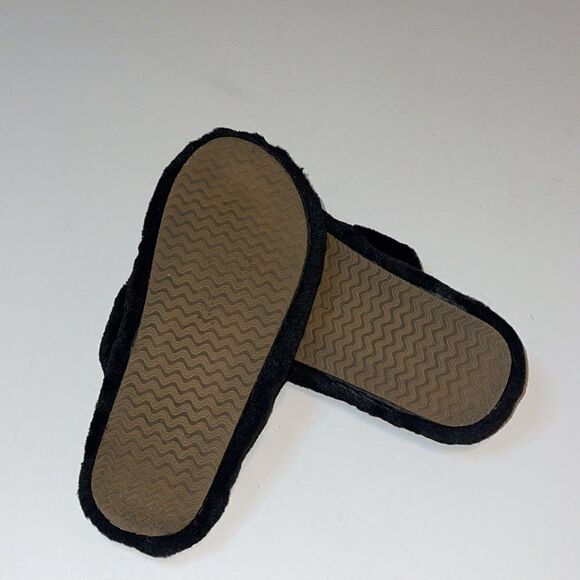 YOKI BLACK FUR SLIPPERS SIZE MED (7/8) - Picture 5 of 5
